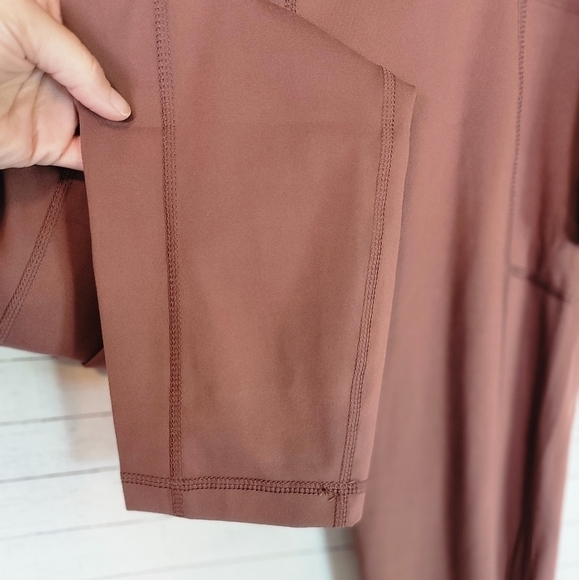 YOGALICIOUS HI RISE CAPRI LENGTH LEGGINGS IN PINK CLAY, SZ LARGE - Picture 7 of 10